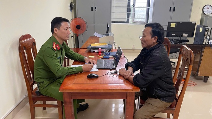 Đối tượng truy nã nguy hiểm Võ Hữu Chiến đã ra đầu thú - Ảnh 1.