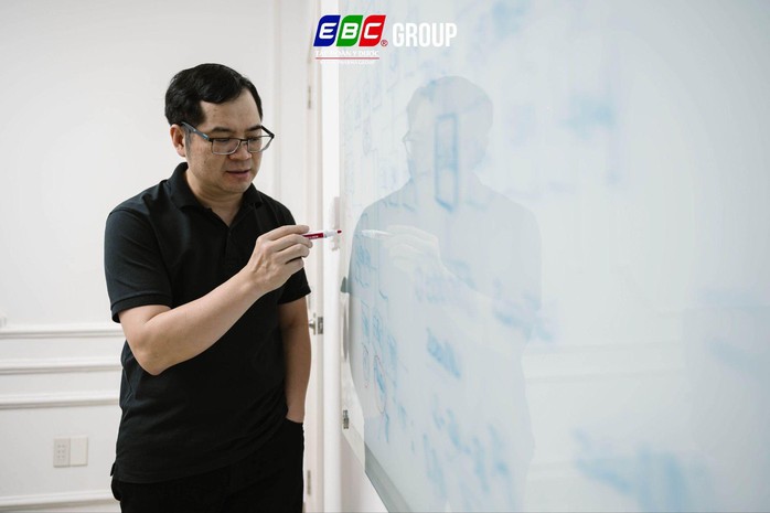 Ông Đinh Văn Liên, nhân vật bị bắt cùng chồng ca sĩ Đoàn Di Băng là ai? - Ảnh 1.