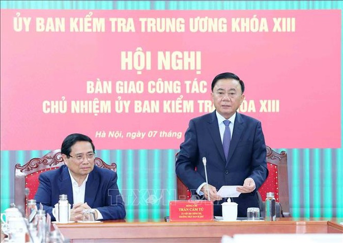 Tân Chủ nhiệm Ủy ban Kiểm tra Trung ương Trần Sỹ Thanh phát biểu nhận nhiệm vụ  - Ảnh 2.