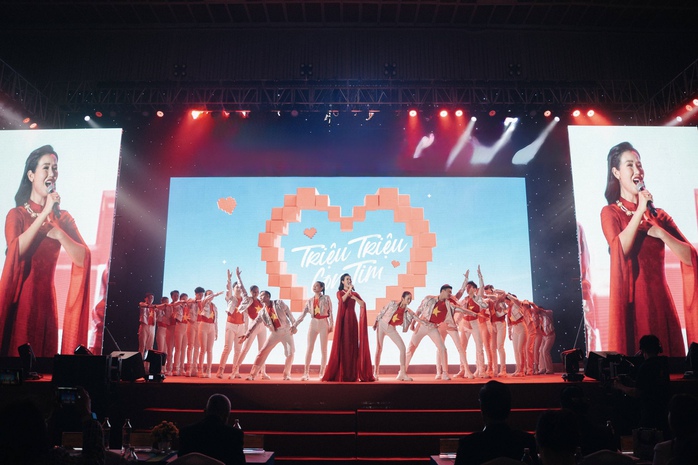 Võ Hạ Trâm ra mắt MV "nghìn tỉ": Chuyện gì đã xảy ra? - Ảnh 4.