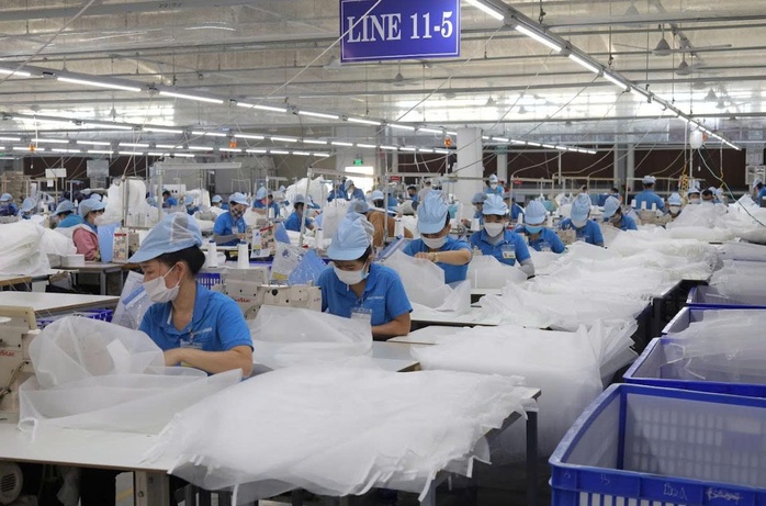 Công ty ở Đà Nẵng chi 15 tỉ hỗ trợ nhân viên, 5 tỉ cho xã khắc phục mưa lũ - Ảnh 3. Công ty ở Đà Nẵng chi 15 tỉ hỗ trợ nhân viên, 5 tỉ cho xã khắc phục mưa lũ - Ảnh 3.