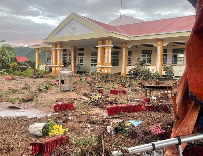 Xả lũ gây ngập, thủy điện La Hiêng 2 bị đề nghị "dừng hoạt động" - Ảnh 4.