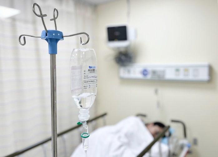 Thêm nhiều bệnh nhân nghi ngộ độc bánh mì ở phường Hạnh Thông, TP HCM - Ảnh 2.