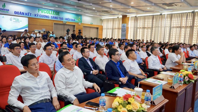 Petrovietnam khai giảng chương trình "lãnh đạo tương lai" - Ảnh 3.
