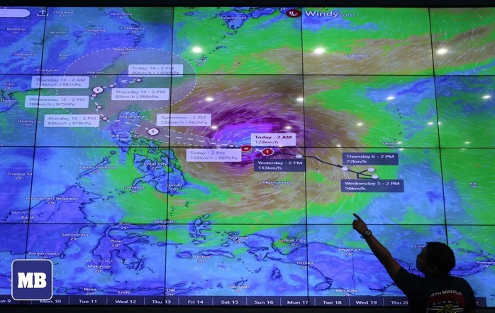 Siêu bão "Uwan" đe dọa 8,4 triệu người Philippines - Ảnh 1. Siêu bão "Uwan" đe dọa 8,4 triệu người Philippines - Ảnh 1.