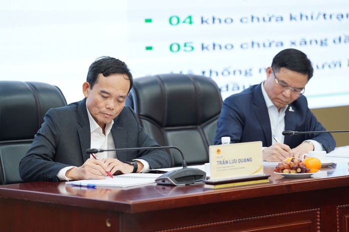 Lãnh đạo TP HCM làm việc với Tập đoàn Petrovietnam về hợp tác chiến lượ - Ảnh 3.