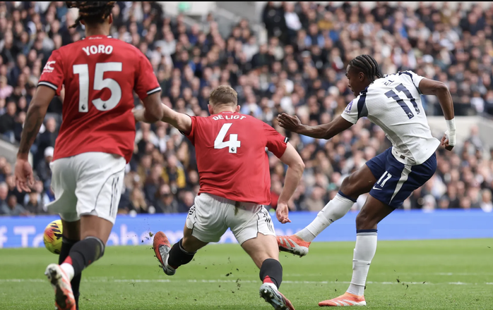Bùng nổ bàn thắng phút bù giờ, Tottenham rơi chiến thắng trước Man United - Ảnh 3.
