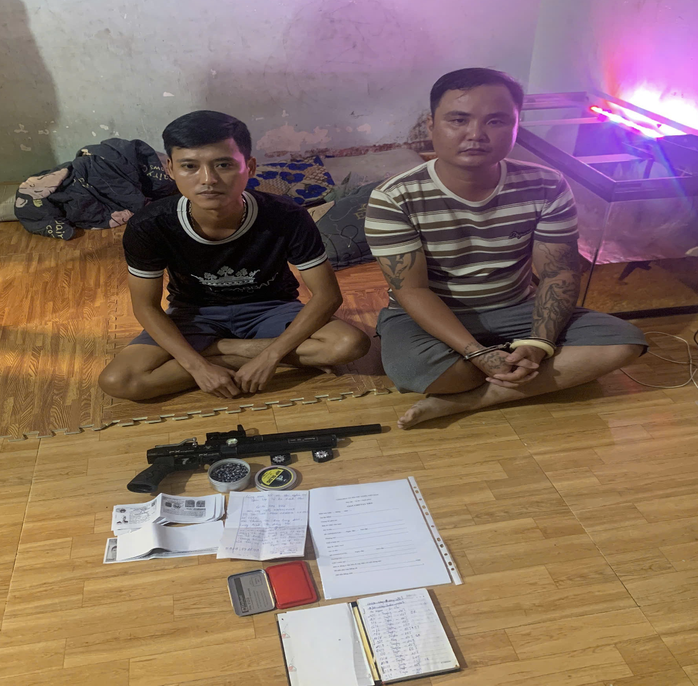 Bắt nhóm cho vay nặng lãi có súng ở Đồng Nai , hàng trăm nạn nhân bị ảnh hưởng - Ảnh 3.