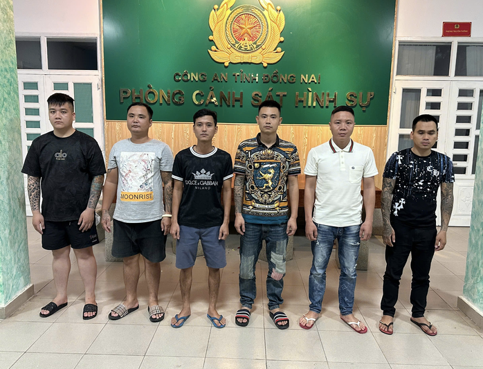 Bắt nhóm cho vay nặng lãi có súng ở Đồng Nai , hàng trăm nạn nhân bị ảnh hưởng - Ảnh 1.