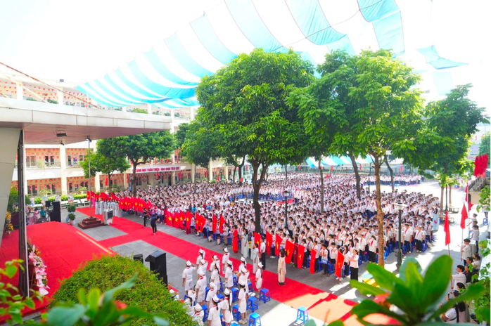 Thứ trưởng Lê Quân mong các học sinh nuôi dưỡng khát vọng cống hiến - Ảnh 3.