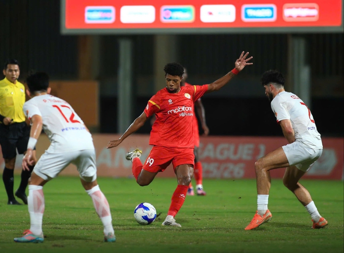 Màn rượt đuổi tỉ số ngoạn mục trên sân PVF - Ảnh 2.