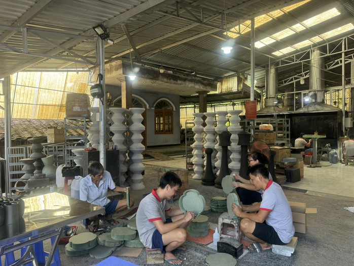 “Bảo tàng sống” của nghệ thuật sơn mài Việt Nam - Ảnh 2.