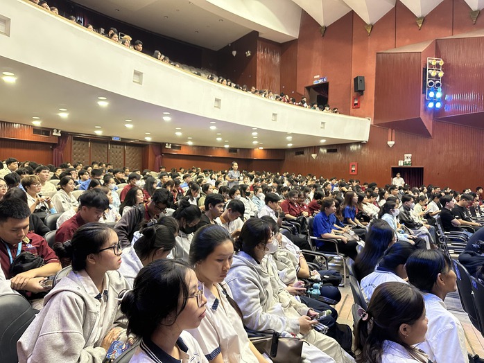 TP HCM: Sinh viên trải nghiệm ứng dụng AI phong cách mới vào học tập - Ảnh 3.