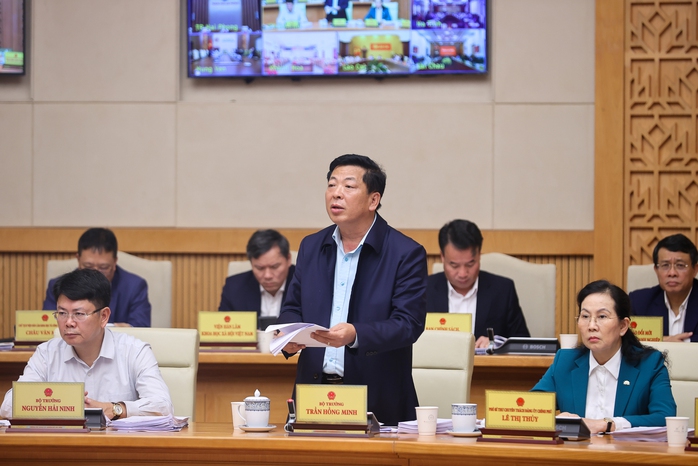 Bộ trưởng Trần Hồng Minh cảnh báo tình trạng chênh giá nhà ở xã hội lên đến 500 triệu đồng - Ảnh 1.