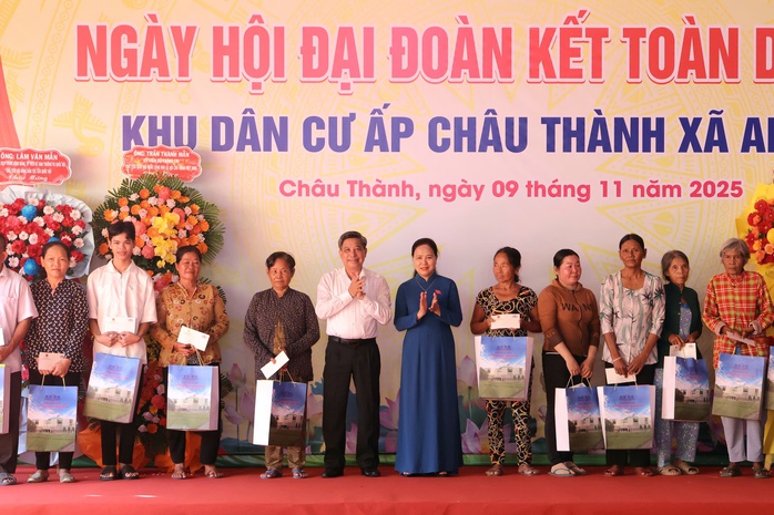 Chủ tịch Quốc hội Trần Thanh Mẫn: Ấp mạnh , xã mạnh thì thành phố mới mạnh - Ảnh 5.