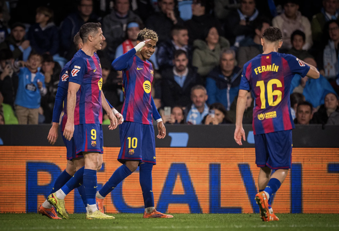 Lewandowski lập hat-trick, Barcelona ngược dòng hạ  Celta trận cầu 6 bàn - Ảnh 4.