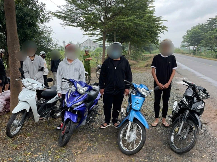 CSGT Tây Ninh cảnh báo tình trạng đi "săn mây" mất an ninh trật tự  - Ảnh 1.