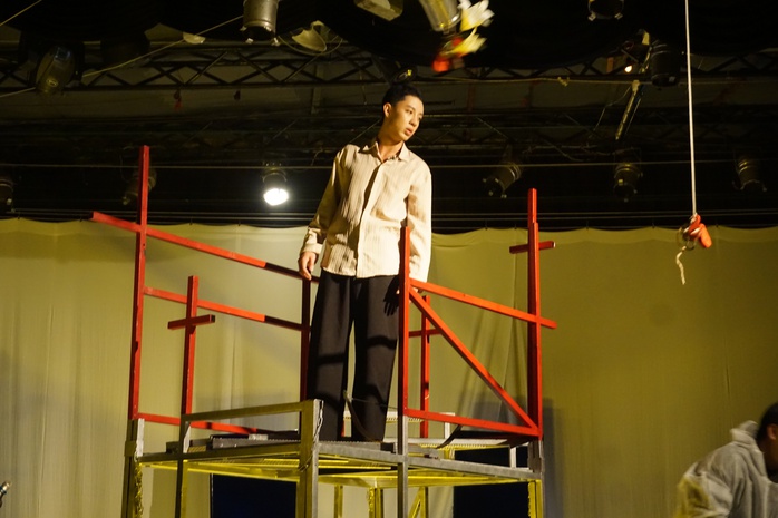 Mỹ Uyên, Chinh Ba vỡ òa hạnh phúc khi đông đảo khán giả cổ vũ vở "Ảo quan" - Ảnh 4.