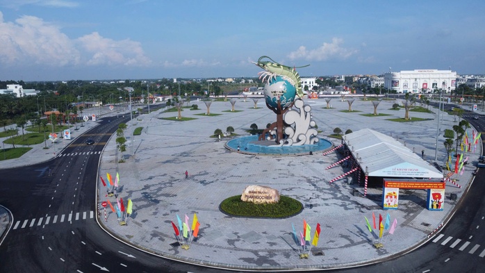 CLIP: Cận cảnh quảng trường 278 tỉ đồng, biểu tượng ngành hàng tỉ USD ở Cà Mau - Ảnh 3.