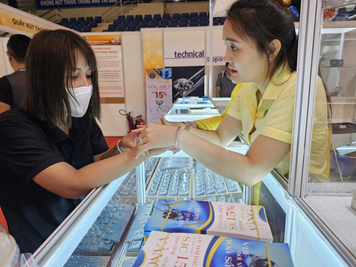 Giá vàng hôm nay 9-11: Sẽ tăng trở lại? - Ảnh 1.