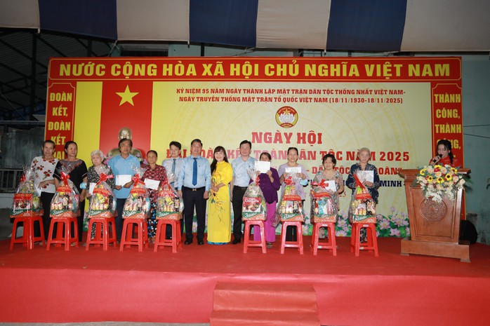 TP HCM: Ngày hội Đại đoàn kết dân tộc lan tỏa tinh thần gắn kết cộng đồng - Ảnh 2.