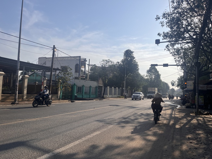 Bất ngờ hình ảnh tuyến đường xuyên tâm Biên Hòa ngày đầu cấm xe tải trên 5 tấn - Ảnh 6.