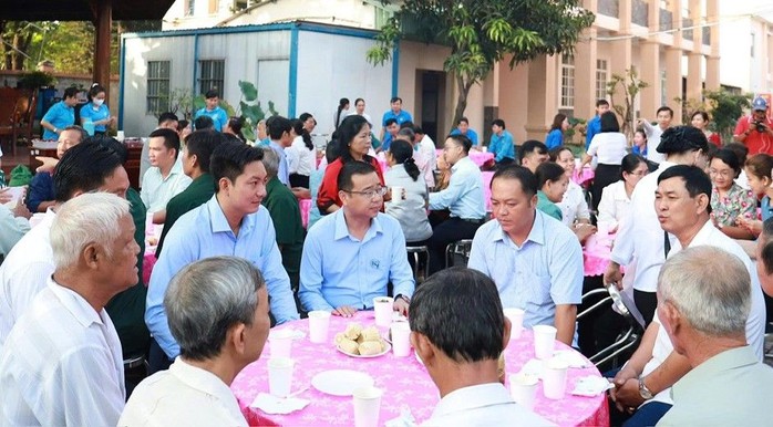 MTTQ phường Bình Dương hướng về cơ sở , thắt chặt tình đoàn kết cộng đồng - Ảnh 2.