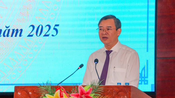 Chủ tịch UBND TP Cần Thơ thông tin việc mua 2 máy xạ trị theo chỉ đạo của Thủ tướng - Ảnh 1.