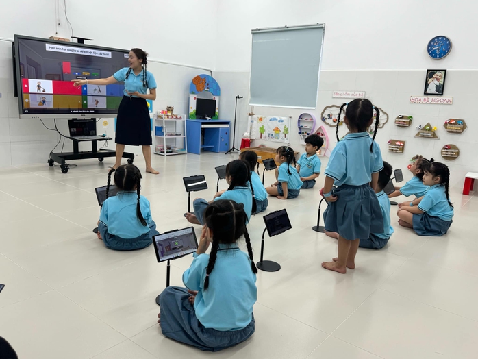 TPHCM khảo sát nhu cầu phụ huynh để thí điểm dạy tiếng Anh cho trẻ mẫu giáo - Ảnh 1.