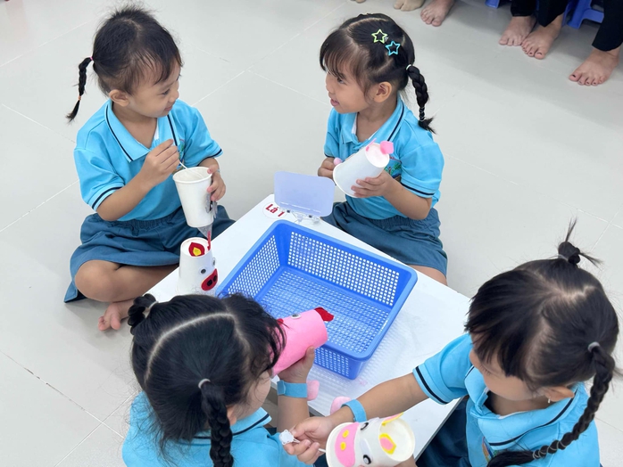 Sở GD-ĐT TPHCM chỉ đạo khẩn đến c&aacute;c trường học trước dịch bệnh tay ch&acirc;n miệng tăng nhanh  - Ảnh 1.