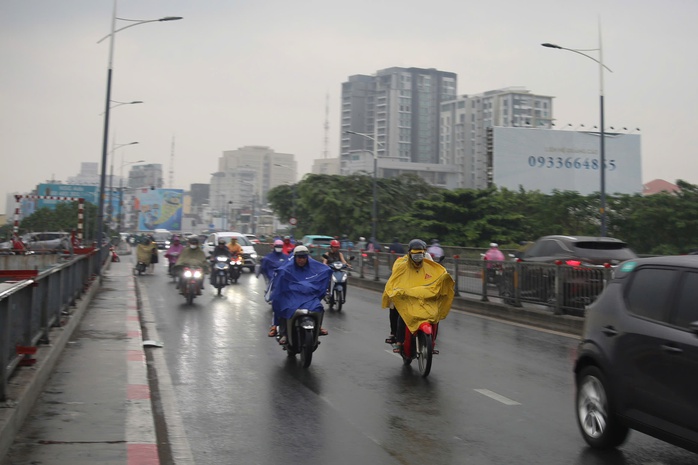 - Ảnh 1. Dự báo thời tiết hôm nay, 11-12: TPHCM và Nam Bộ có mưa dông - Ảnh 1.