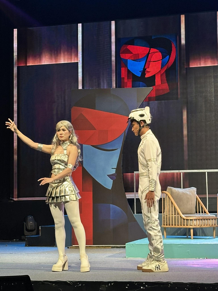 "Ai chồng, ai vợ": Khi công nghệ AI chạm vào trái tim con người - Ảnh 2.