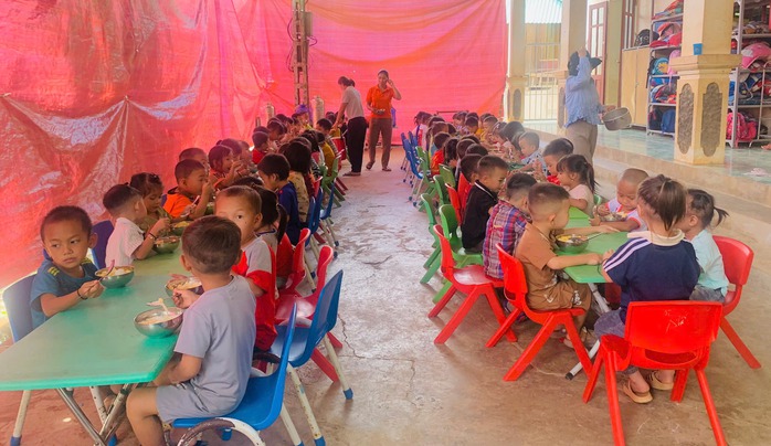 Dự án Nuôi em - Nghệ An dừng bữa ăn vì thiếu kinh phí - Ảnh 1.