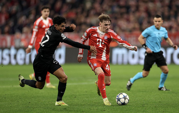 Lennart Karl lập kỷ lục Champions League, Bayern ngược dòng hạ Sporting - Ảnh 2.