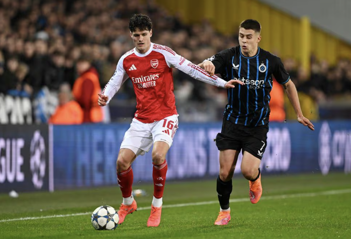 "Siêu dự bị" Madueke rực sáng, Arsenal nối dài mạch toàn thắng - Ảnh 1.