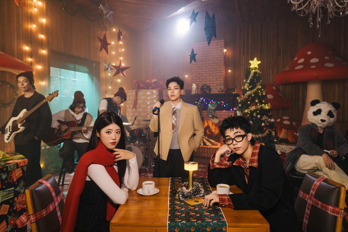 Kai Đinh cưới vợ nhưng khán giả "lời": hết EP nhạc cưới đến nhạc Giáng sinh - Ảnh 1.