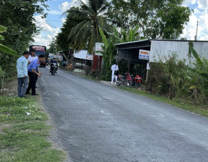 UBND tỉnh Vĩnh Long thông tin vụ nữ sinh 14 tuổi tử vong trong tai nạn giao thông - Ảnh 1.