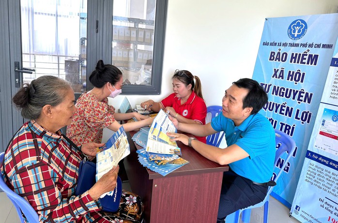 Miễn viện phí và BHYT: "Lá chắn an sinh" giúp giảm nghèo bền vững - Ảnh 2.