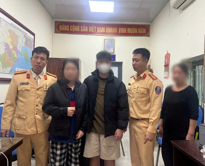 Đau đớn vì bệnh ung thư , người phụ nữ nhảy cầu An Đồng tự tử không thành - Ảnh 1. Đau đớn vì bệnh ung thư , người phụ nữ nhảy cầu An Đồng tự tử không thành - Ảnh 1.