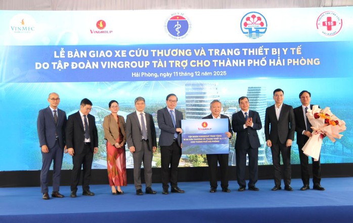 Hải Phòng tiếp nhận 15 xe cứu thương hiện đại với giá trị hơn 26 tỷ đồng - Ảnh 1. Hải Phòng tiếp nhận 15 xe cứu thương hiện đại với giá trị hơn 26 tỷ đồng - Ảnh 1.
