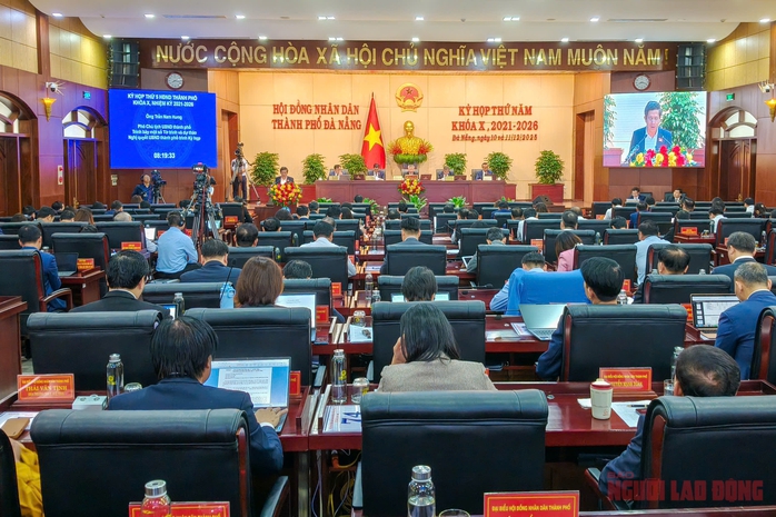 Đà Nẵng triển khai chính sách thu nhập cán bộ tăng thêm gần 5 triệu đồng / tháng - Ảnh 1. Đà Nẵng triển khai chính sách thu nhập cán bộ tăng thêm gần 5 triệu đồng / tháng - Ảnh 1.