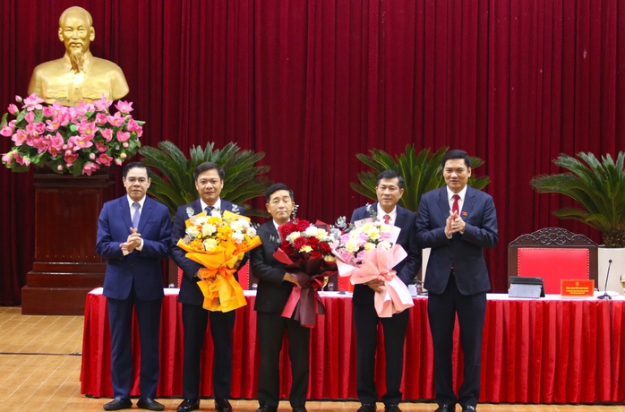 Ông Thái Văn Thành được bầu giữ chức Phó chủ tịch tỉnh Nghệ An - Ảnh 3.