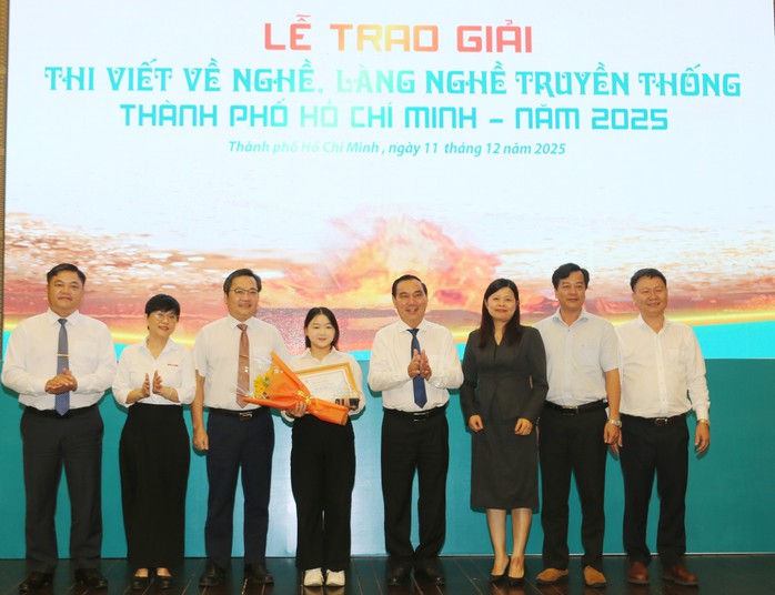 Lan tỏa tình yêu nghề, làng nghề truyền thống - Ảnh 1. Lan tỏa tình yêu nghề, làng nghề truyền thống - Ảnh 1.