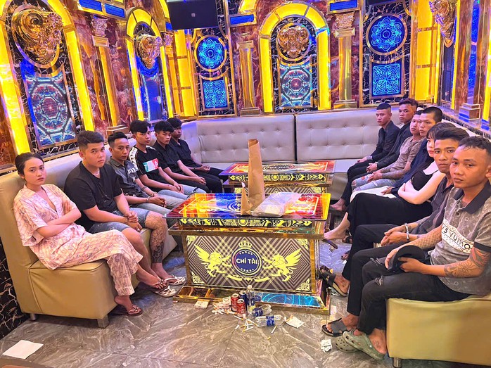 - Ảnh 1. - Ảnh 1.