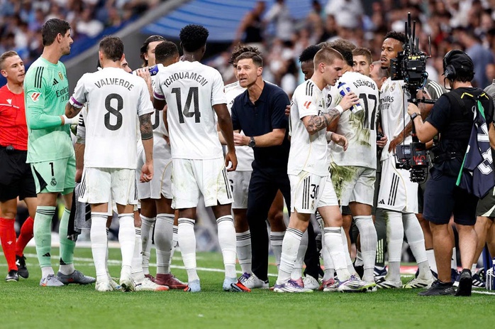 Tương lai bất định của Xabi Alonso tại Real Madrid - Ảnh 2.