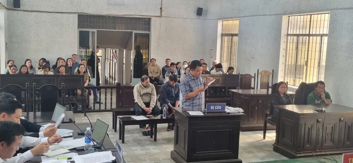 Tuyên phạt cựu Chủ tịch UBND thị trấn 10 năm tù về tội lạm quyền - Ảnh 1. Tuyên phạt cựu Chủ tịch UBND thị trấn 10 năm tù về tội lạm quyền - Ảnh 1.