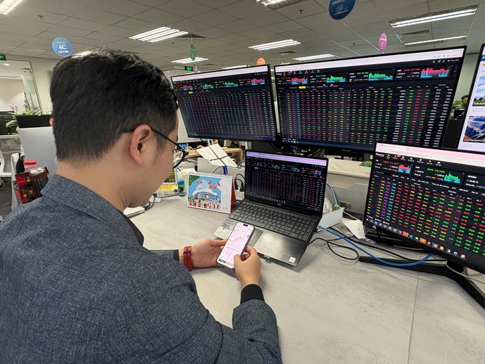 Chứng khoán giảm sâu không lý do rõ rệt - Ảnh 1.