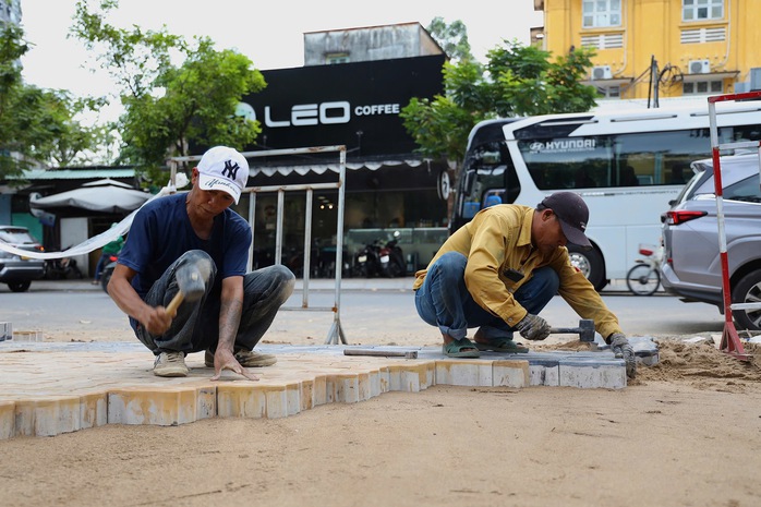 TP HCM khoác áo mới cho vỉa hè - Ảnh 1. TP HCM khoác áo mới cho vỉa hè - Ảnh 1.