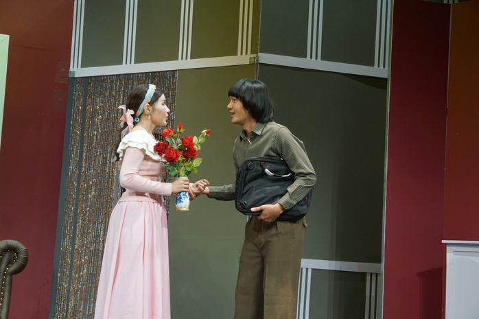 Thu Trang, Tiến Luật, Khả Như, Quang Tuấn quậy tung nóc "Sinh nhật triệu đô" - Ảnh 1.