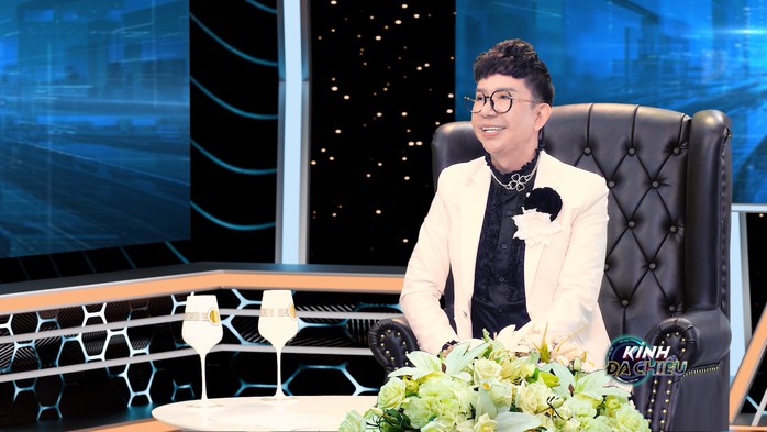 Ca sĩ Long Nhật bật mí chỗ bán bún bò, chè ngon ở Huế - Ảnh 1.